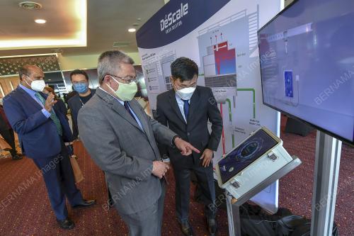DATUK SERI DR ADHAM BABA