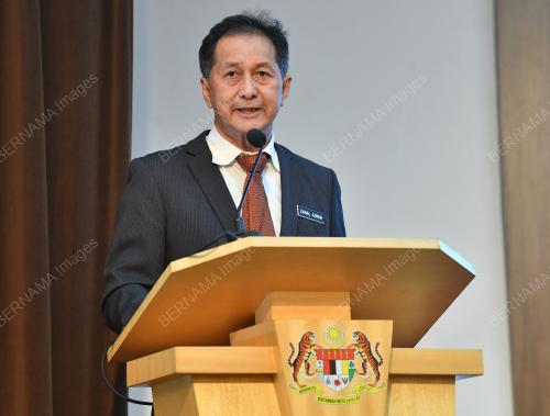 DATUK ZAINAL AZMAN ABU SEMAN