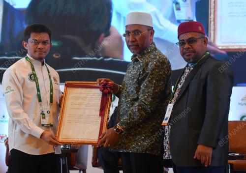 DATUK IDRIS AHMAD