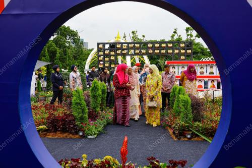RAJA ZARITH SOFIAH