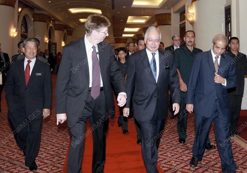 MOHD NAJIB TUN ABDUL RAZAK