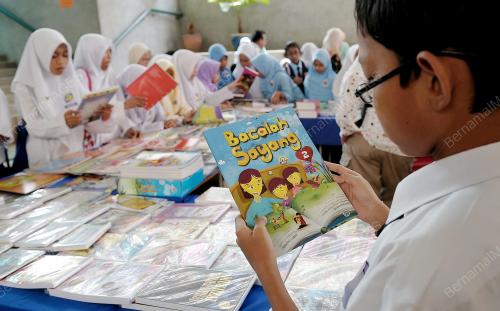 PTJ02_24022012_BACA_BUKU