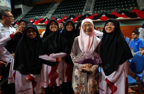 DATUK SERI DR WAN AZIZAH WAN ISMAIL