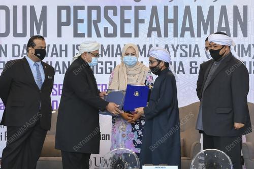 DATUK DR NORAINI AHMAD