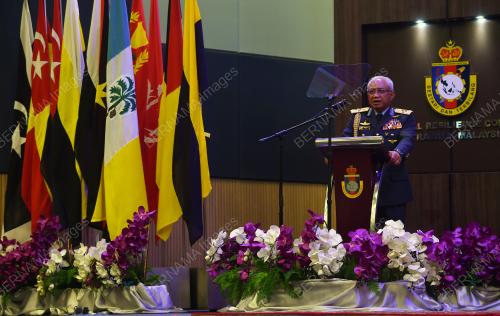 TAN SRI AFFENDI BUANG