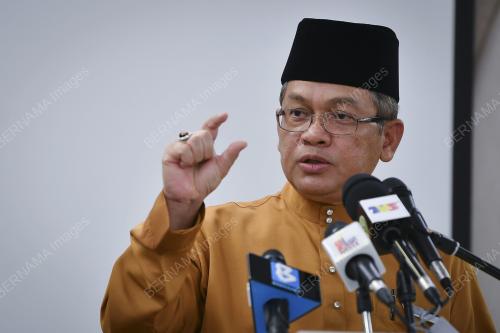 DATUK SETIA DR MOHD NA`IM MOKHTAR