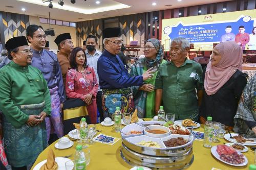 TAN SRI NOH OMAR