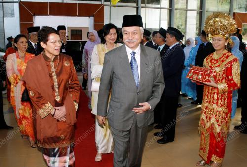 TUANKU MUHRIZ IBNI ALMARHUM TUANKU MUNAWIR