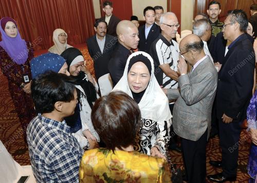 PTJ02_25072014_AGONG_MH17