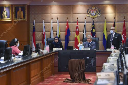 DATUK SERI MOHD REDZUAN MD YUSOF