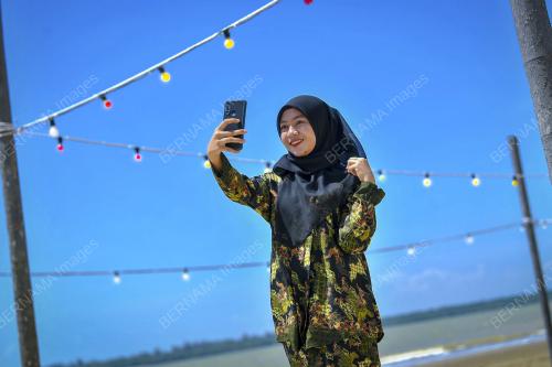 PELAJAR PUAS HATI KELAJUAN JALUR LEBAR