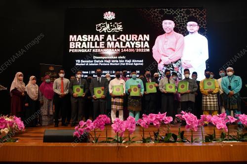 SENATOR DATUK IDRIS AHMAD