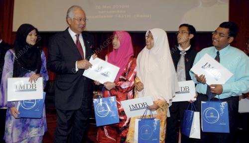 MOHD NAJIB TUN ABDUL RAZAK