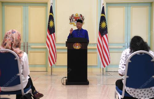 DATUK SERI ISMAIL SABRI YAAKOB