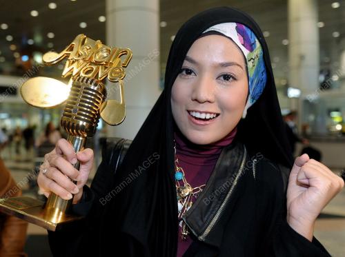 PTJ02_26092012_SHILA