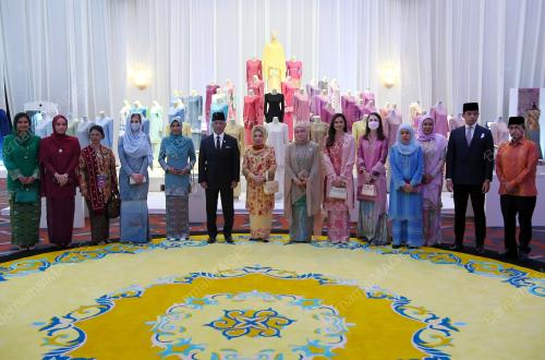 AL-SULTAN ABDULLAH RI'AYATUDDIN AL-MUSTAFA BILLAH SHAH