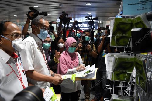 DATUK SERI DR DZULKEFLY AHMAD