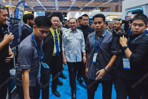 DATUK SERI ANWAR IBRAHIM