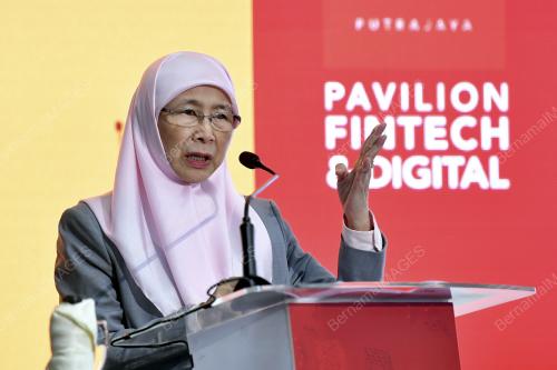 DATUK SERI DR WAN AZIZAH WAN ISMAIL