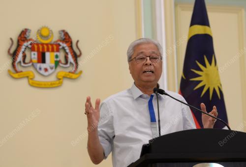 DATUK SERI ISMAIL SABRI YAAKOB