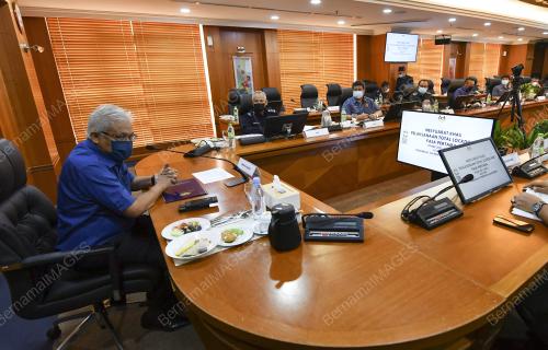 DATUK SERI HAMZAH ZAINUDDIN