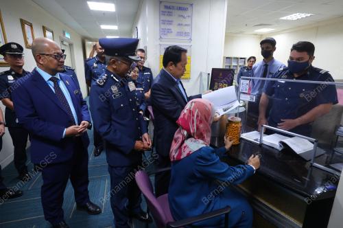 DATUK SERI AHMAD MASLAN