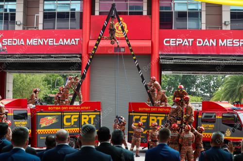 TEMURAMAH ANGGOTA STORM WANITA