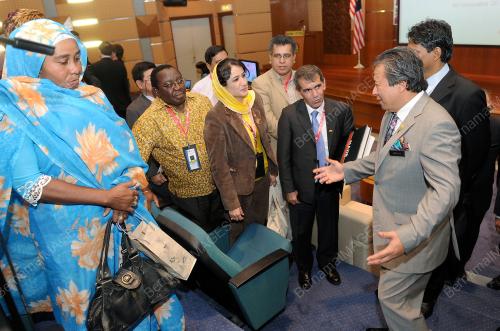 DATUK SERI ANIFAH AMAN