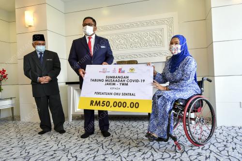 AHMAD MARZUK SHAARY