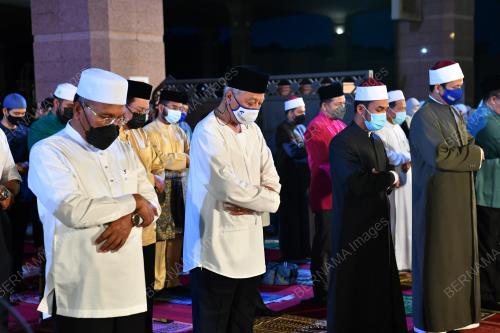 DATUK SERI ISMAIL SABRI YAAKOB