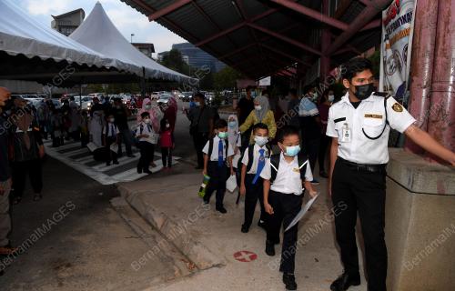 TINJAUAN SEKOLAH HARI PERTAMA 2021