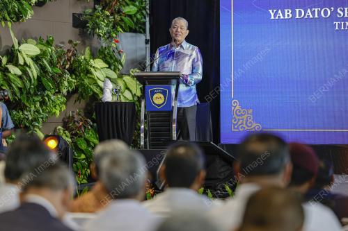 DATUK SERI FADILLAH YUSOF