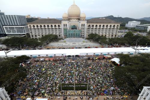 BERBUKA PUASA DI DATARAN PUTRAJAYA