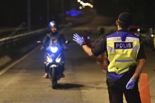 PETUGAS BARISAN HADAPAN KESELAMATAN BERSAHUR