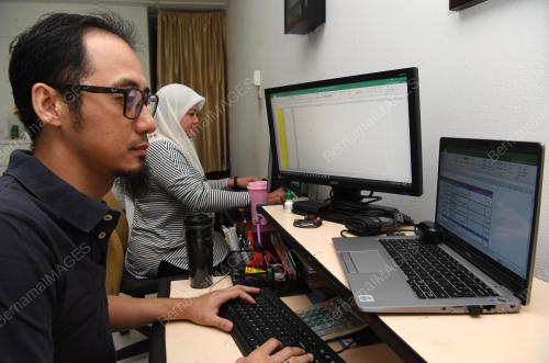 TINJAUAN BEKERJA DARI RUMAH