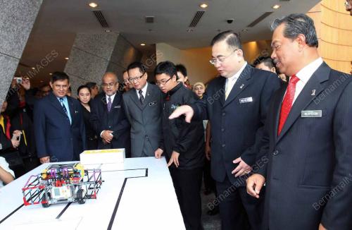 MUHYIDDIN YASSIN