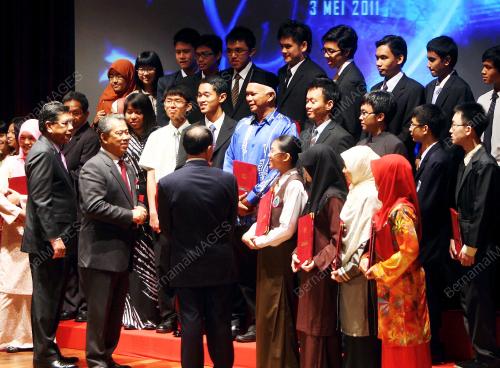 TAN SRI MUHYIDDIN YASSIN