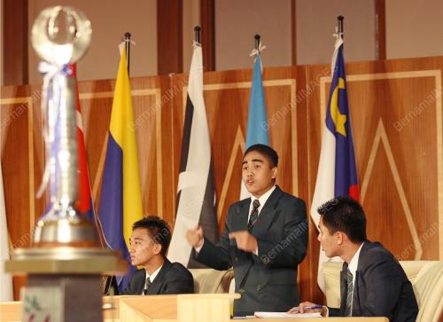 DEBAT PIALA PERDANA MENTERI