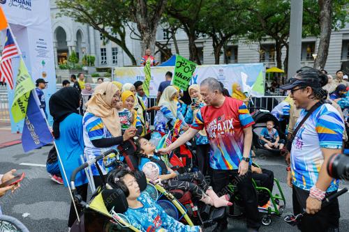 DATUK SERI FADILLAH YUSOF