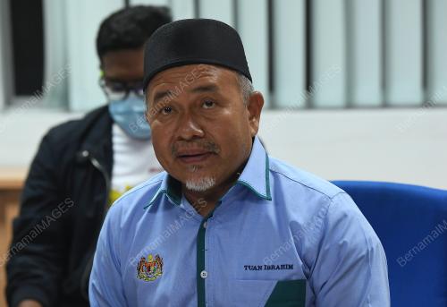 DATUK SERI TUAN IBRAHIM TUAN MAN