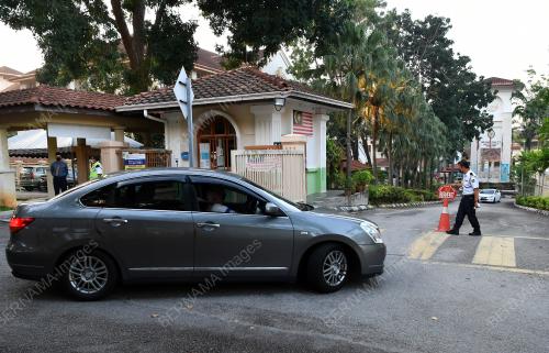 SESI PERSEKOLAHAN BERMULA