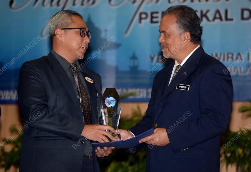 PTJ03_04112019_APRESIASI_BN201911016196