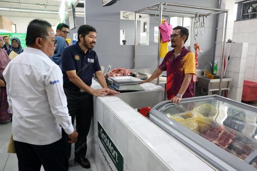 DATUK SERI DR MOHD UZIR MAHIDIN