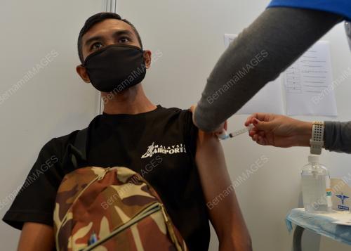 TINJAUAN PUSAT PEMBERIAN VAKSIN KLIA