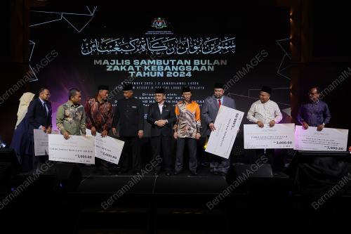 DATUK DR MOHD NA'IM MOKHTAR