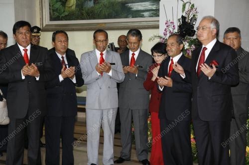 MOHD NAJIB TUN ABDUL RAZAK