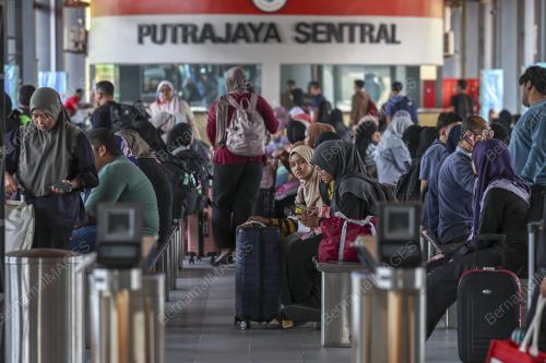 BALIK KAMPUNG HARI RAYA