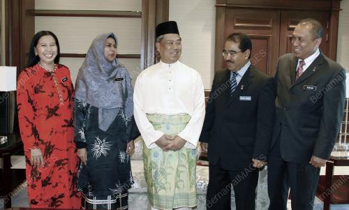 TAN SRI MUHYIDDIN YASSIN