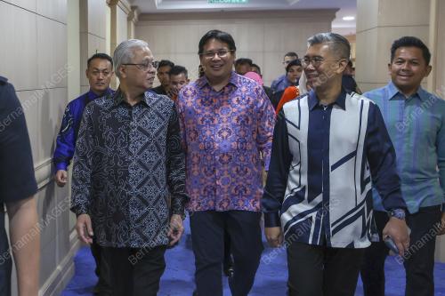 DATUK SERI ISMAIL SABRI YAAKOB