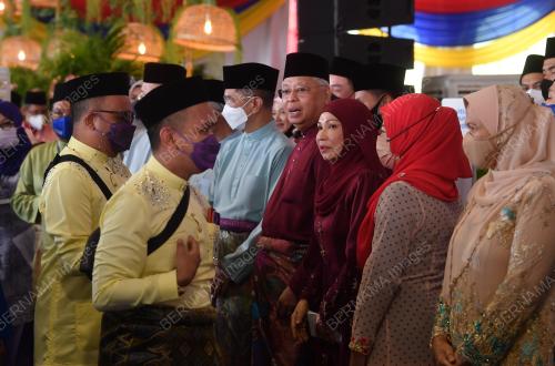 DATUK SERI ISMAIL SABRI YAAKOB